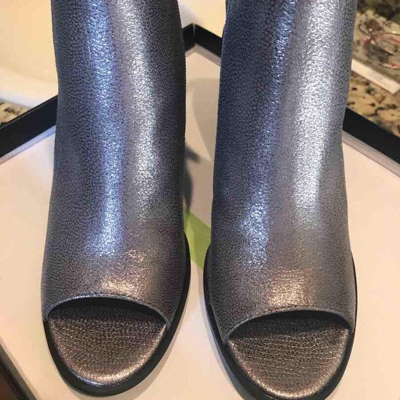 Shoes - Picture 2 of 5